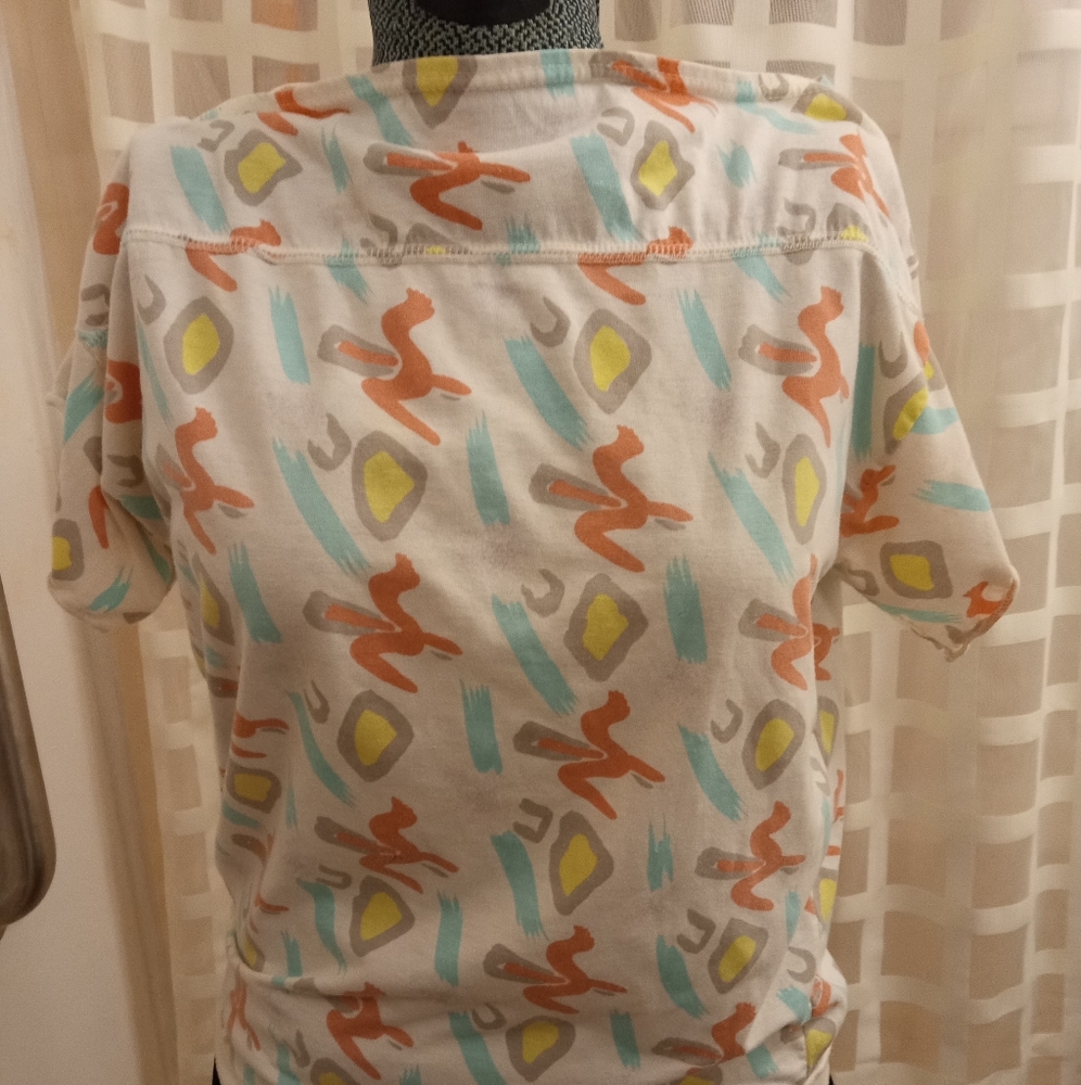 Vintage '80s top in excellent condition